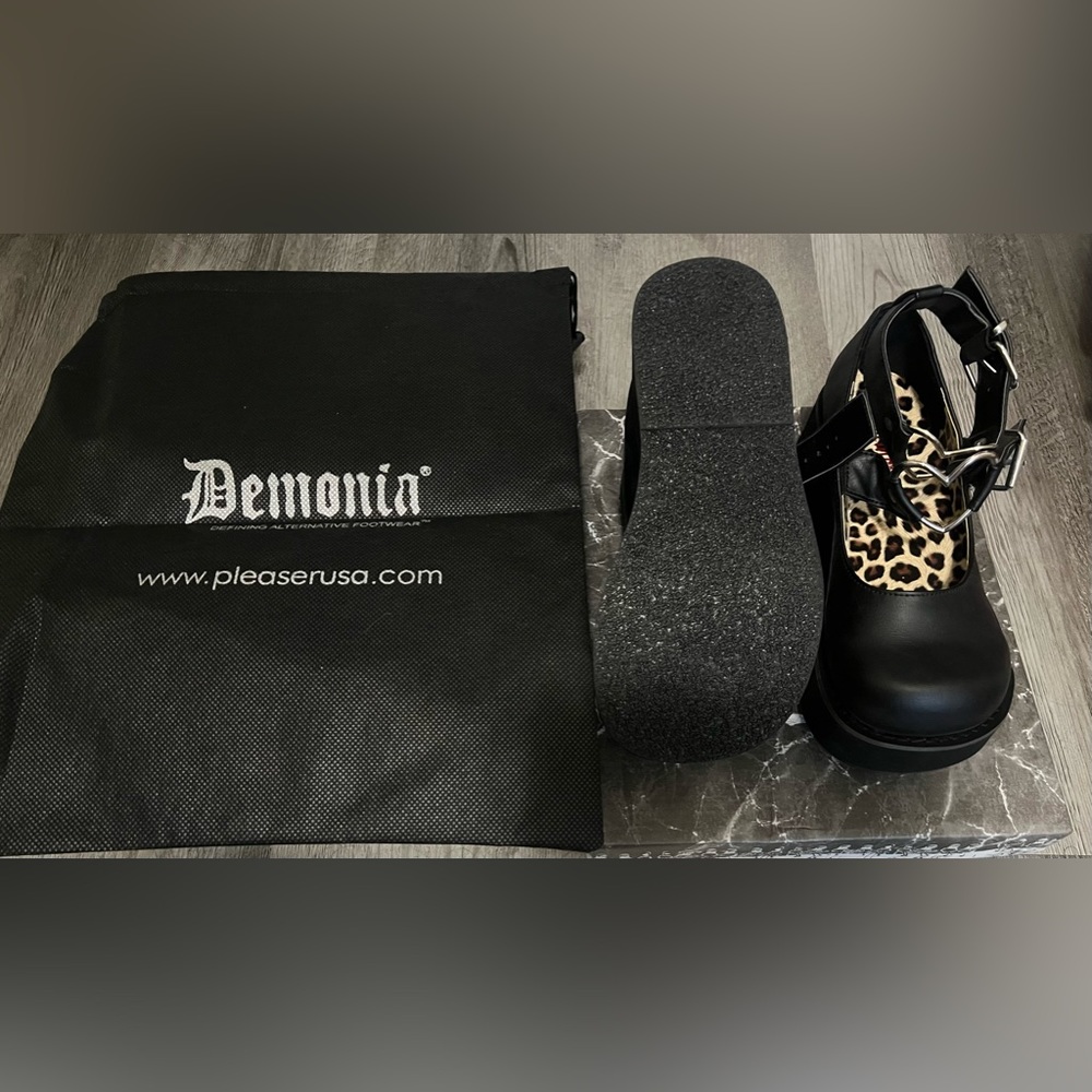 Demonia Sprite-02 Women’s US Size 7